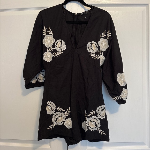 Zara Romper Small - Picture 1 of 2